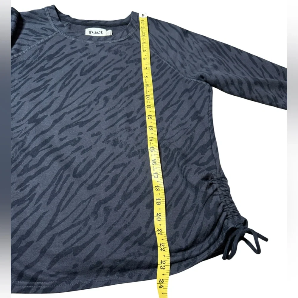 Pact Organic Cotton Cinch Sweatshirt size L Black Tonal Zebra